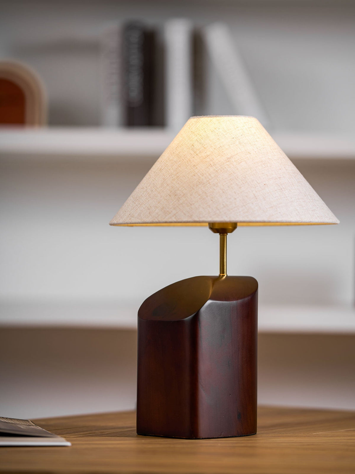 Halene lámpara de mesa de madera y tejido