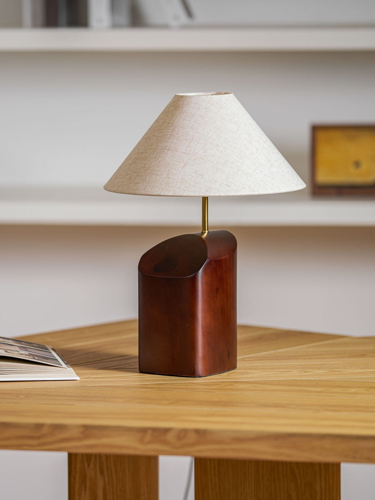 Halene lámpara de mesa de madera y tejido