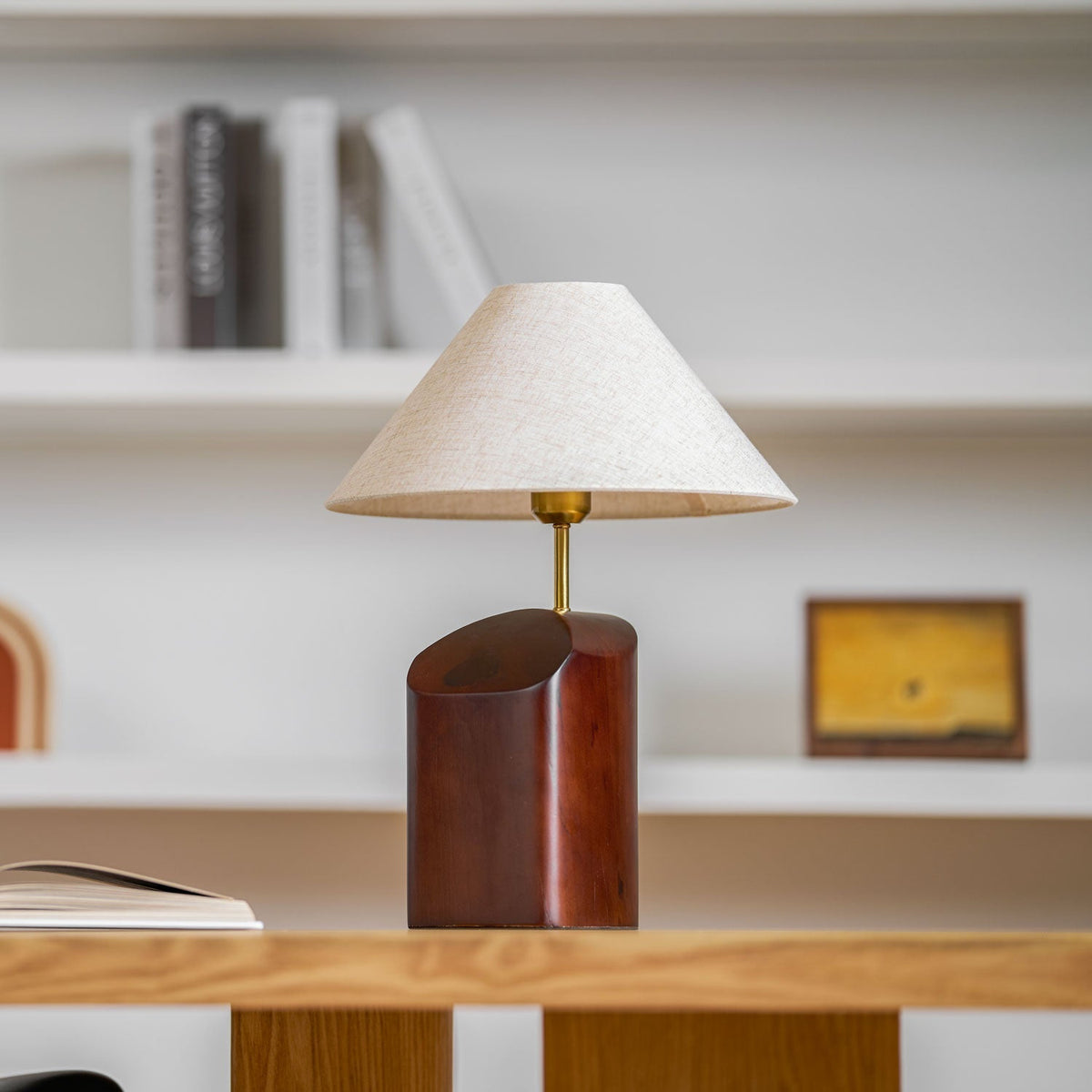 Halene lámpara de mesa de madera y tejido