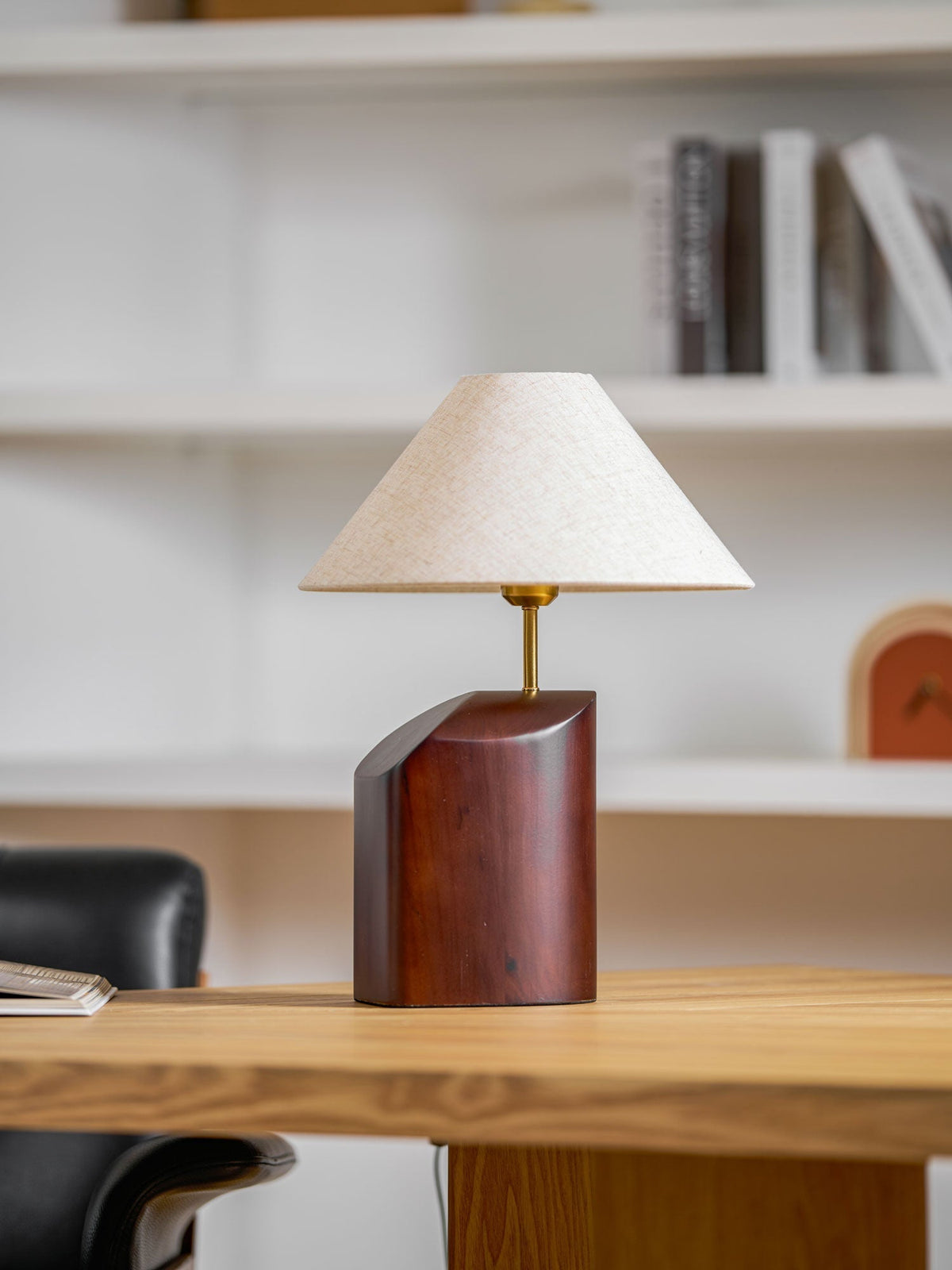 Halene lámpara de mesa de madera y tejido