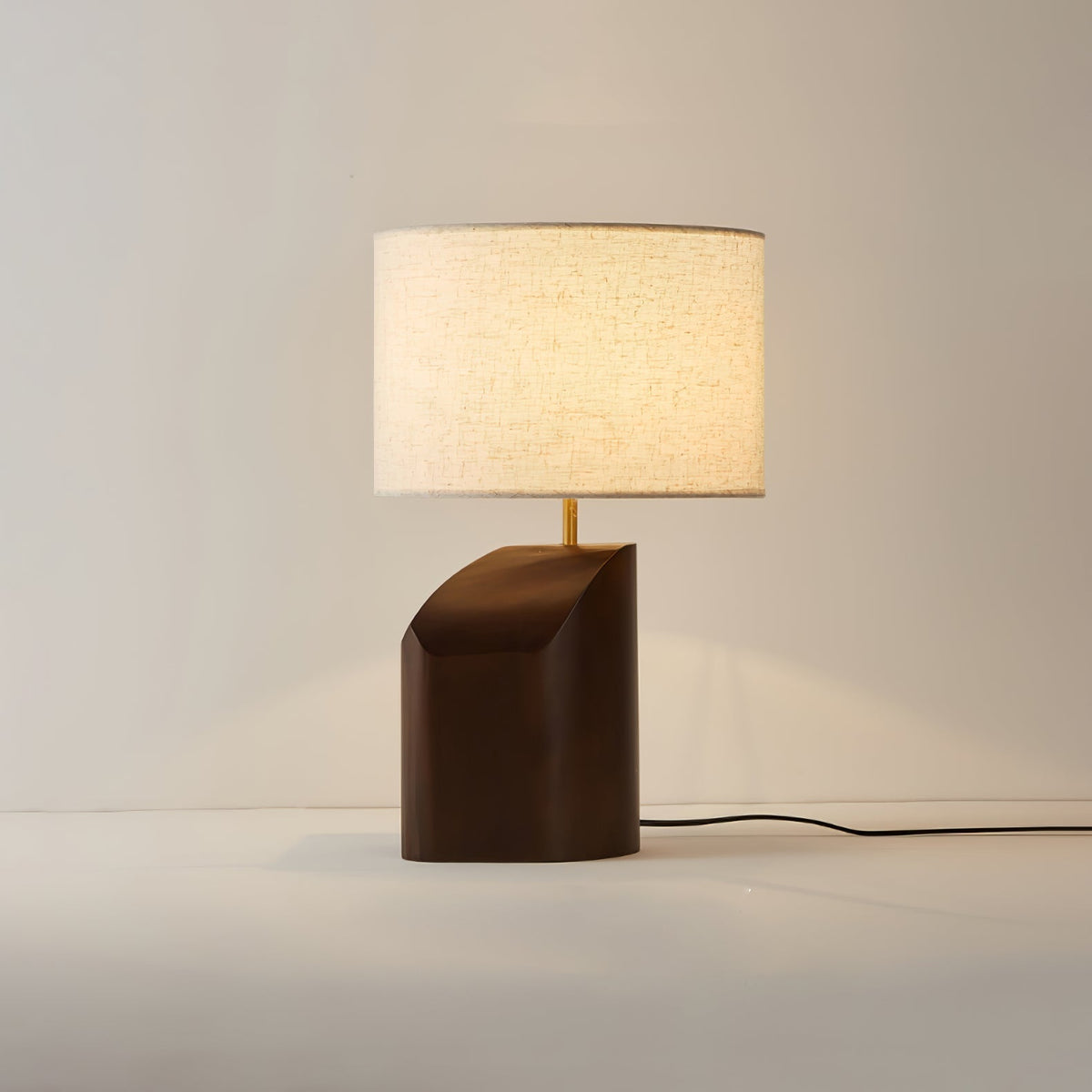 Halene lámpara de mesa de madera y tejido