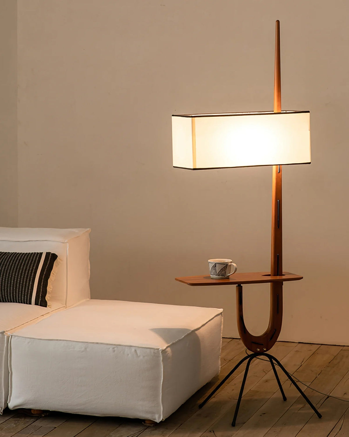 Vemara lámpara de pie de madera estilo mid-century