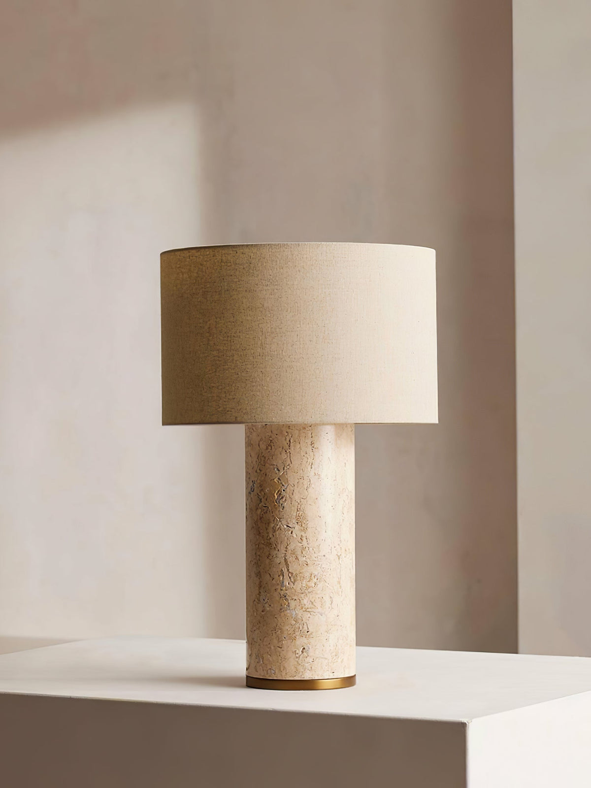 Vonoryra lámpara de mesa cilíndrica de travertino