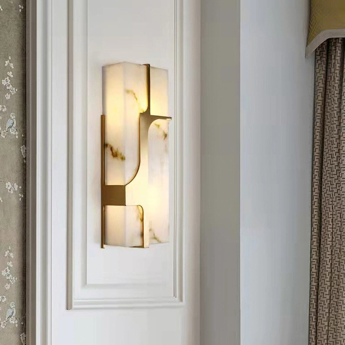 Ariel aplique de pared alabastro y latón Elegancia