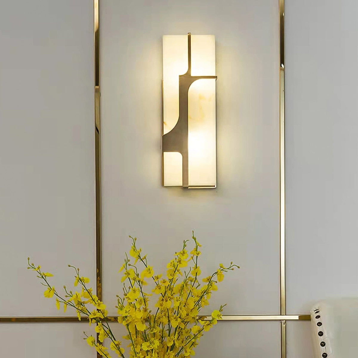 Ariel aplique de pared alabastro y latón Elegancia