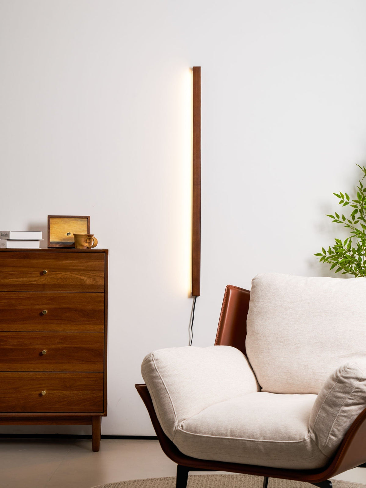 Bryf aplique de pared lineal de madera con enchufe enchufable
