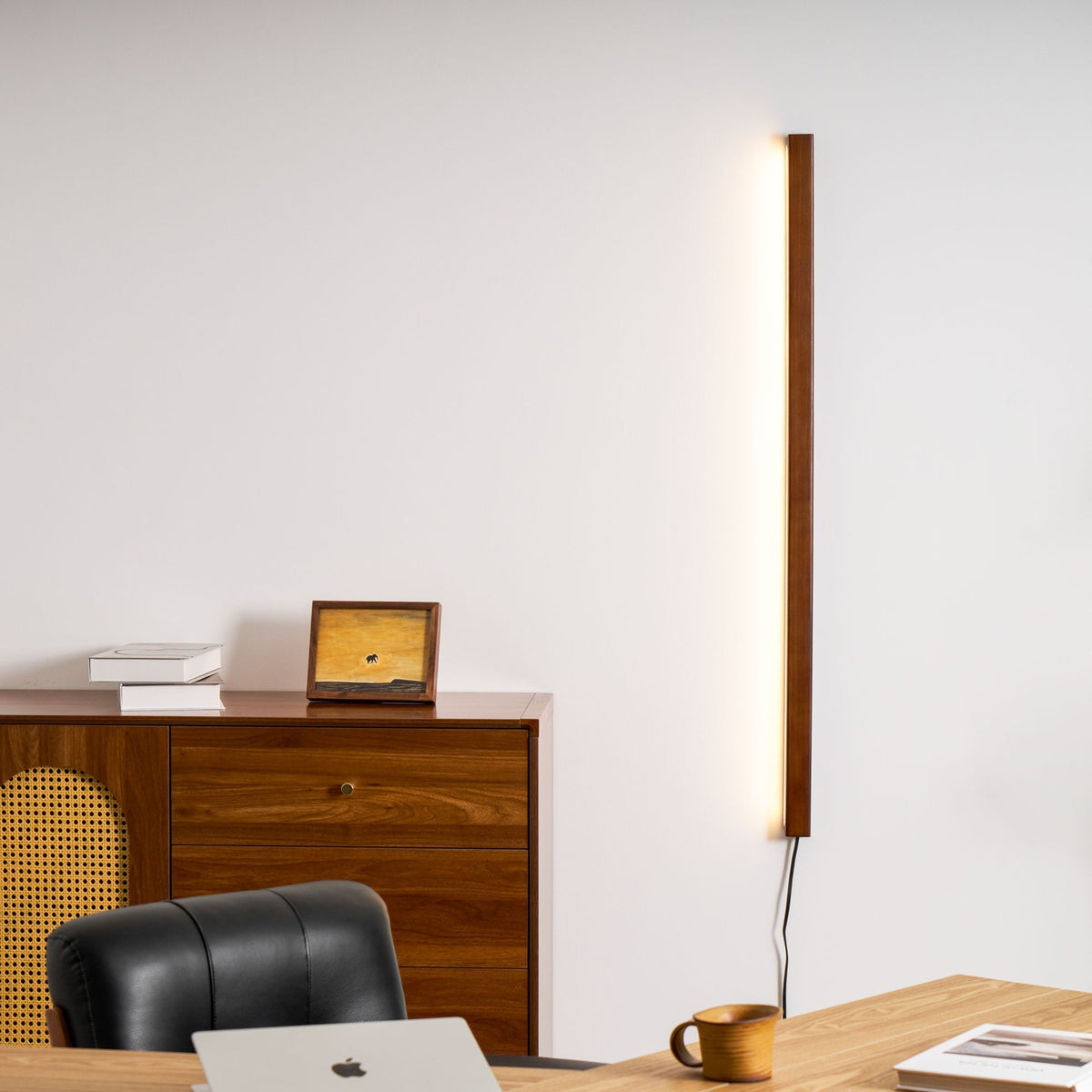 Bryf aplique de pared lineal de madera con enchufe enchufable