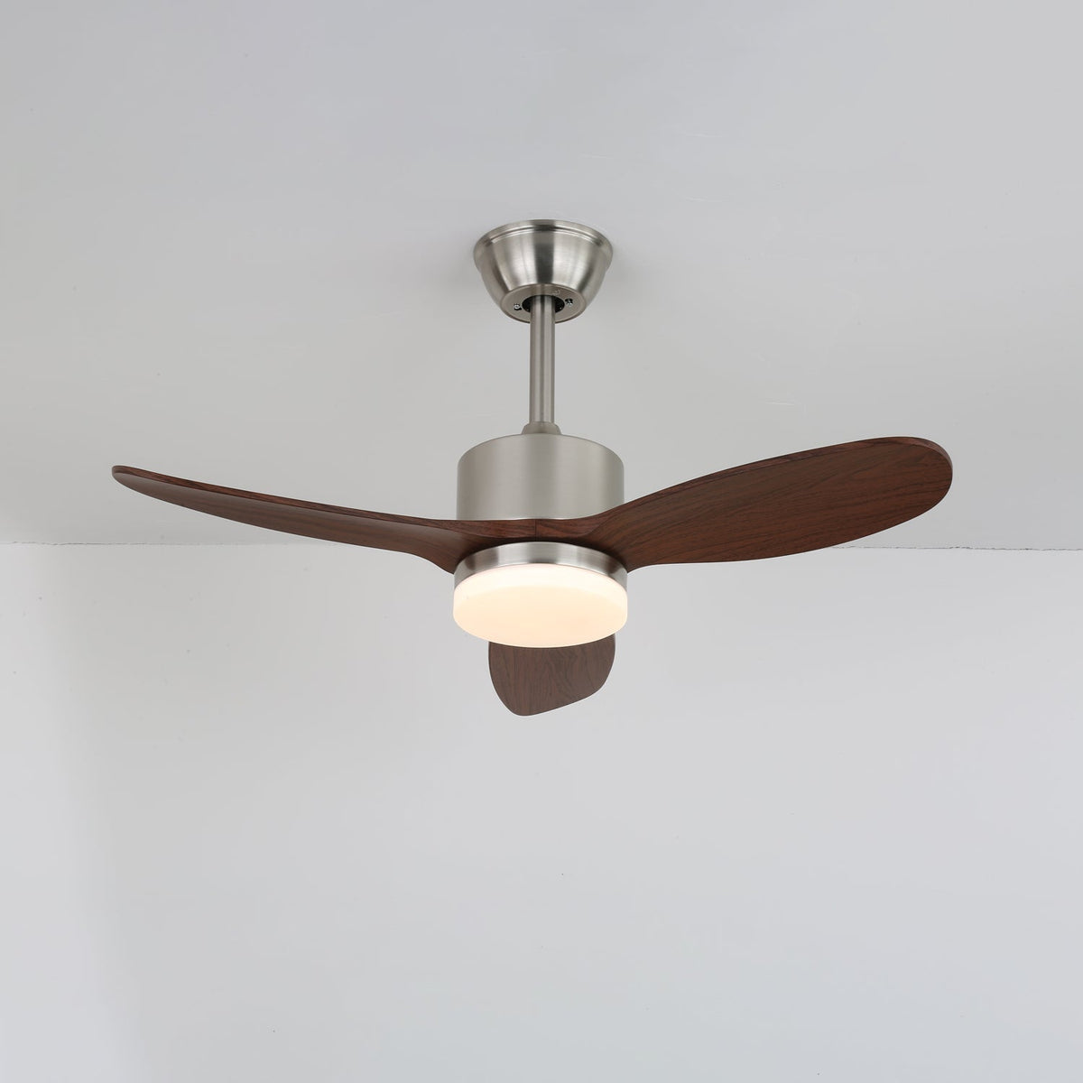 Verdant Breeze ventilador de techo con luz