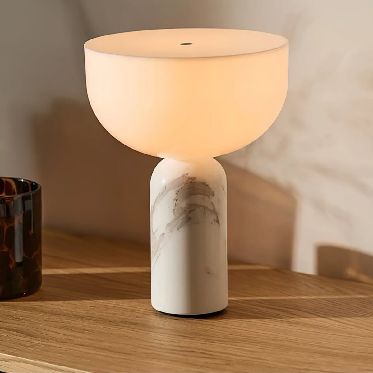 Vicky lámpara de mesa minimalista de mármol