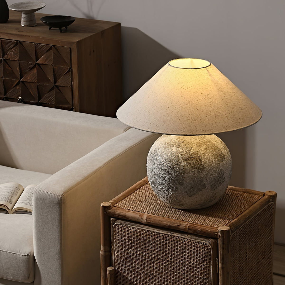 Riona lámpara de mesa de cerámica y tejido natural beige