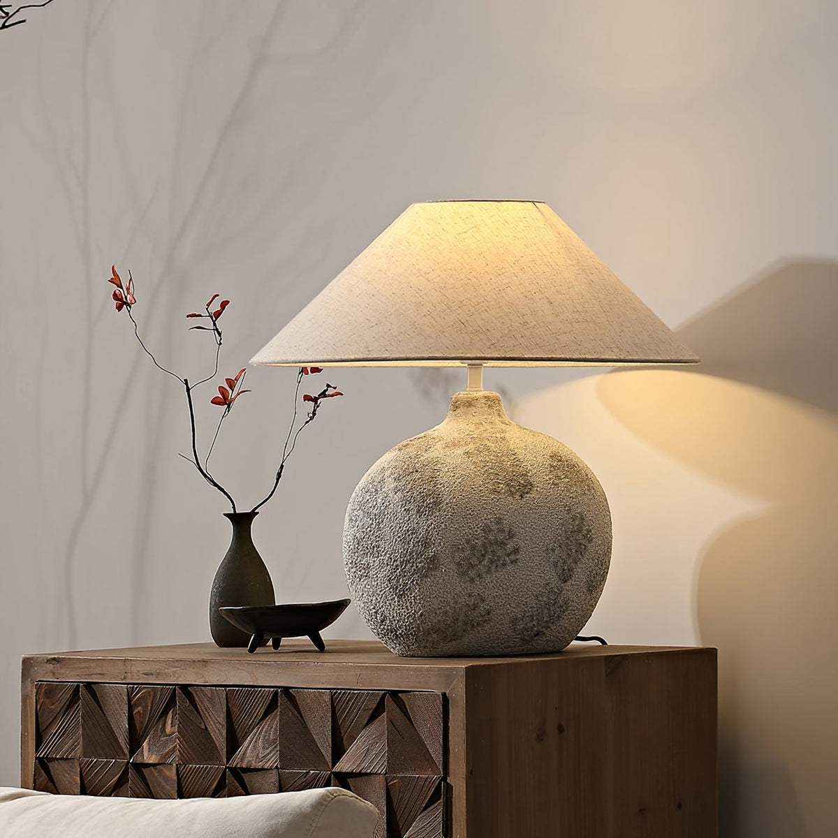 Riona lámpara de mesa de cerámica y tejido natural beige