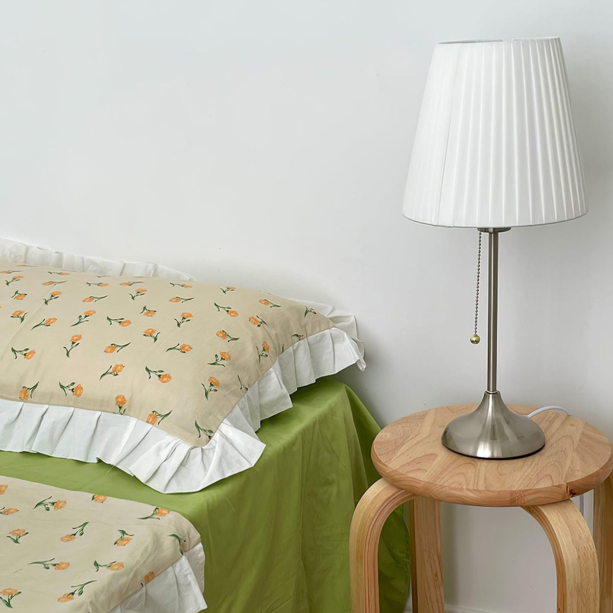 Simplicity lámpara de mesa con pantalla de tejido plisado