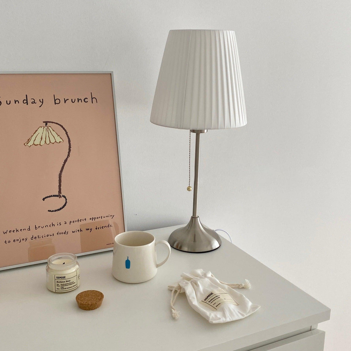 Simplicity lámpara de mesa con pantalla de tejido plisado