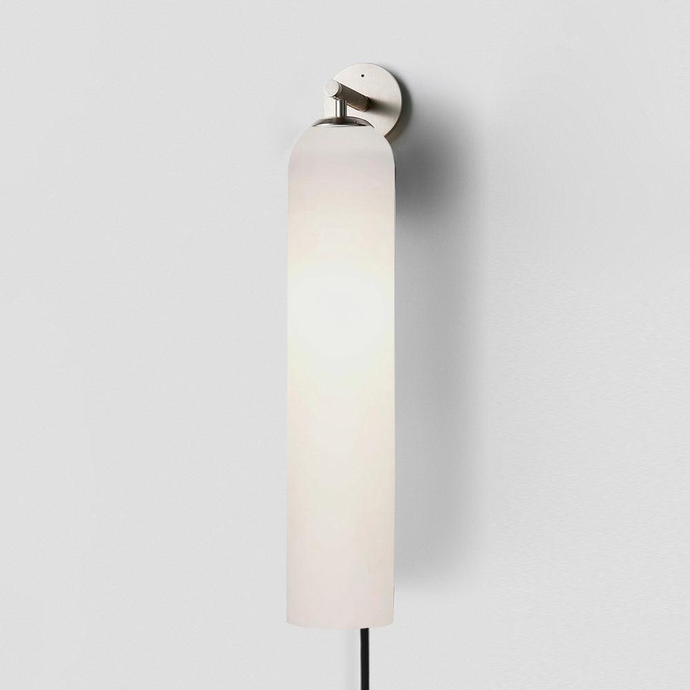 Aplique de pared con cilindro de vidrio y enchufe enchufable