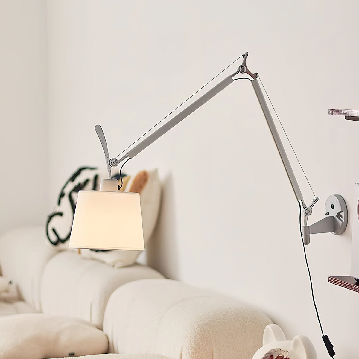 Costanza aplique de pared regulable con cableado fijo enchufable
