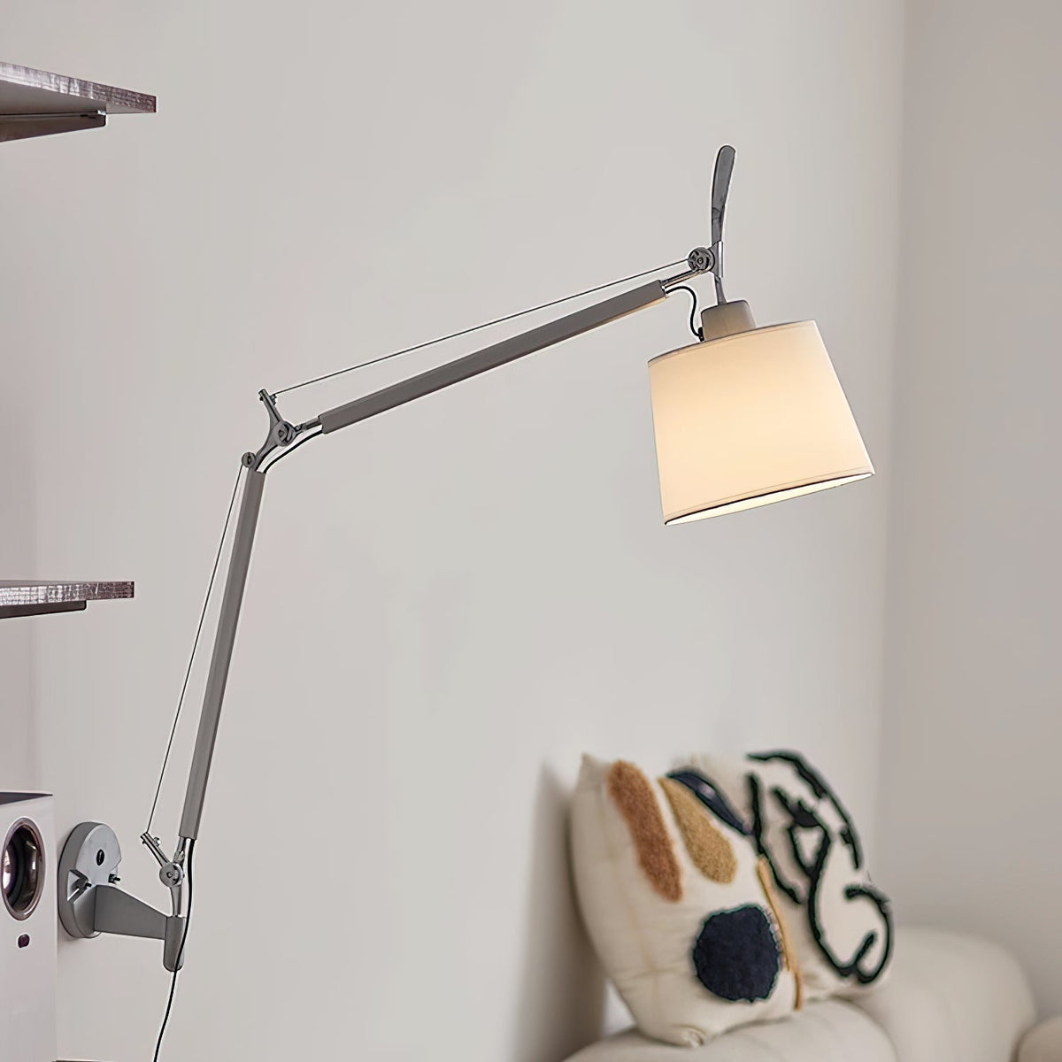 Costanza aplique de pared regulable con cableado fijo enchufable
