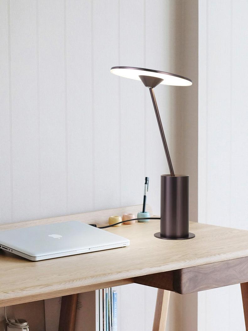 Feralielle lámpara de mesa minimalista de acero