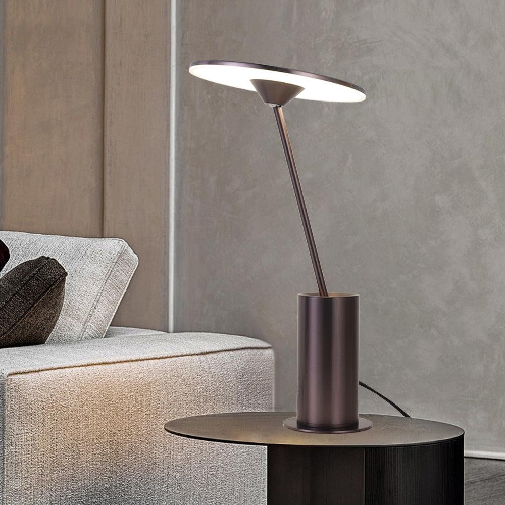 Feralielle lámpara de mesa minimalista de acero