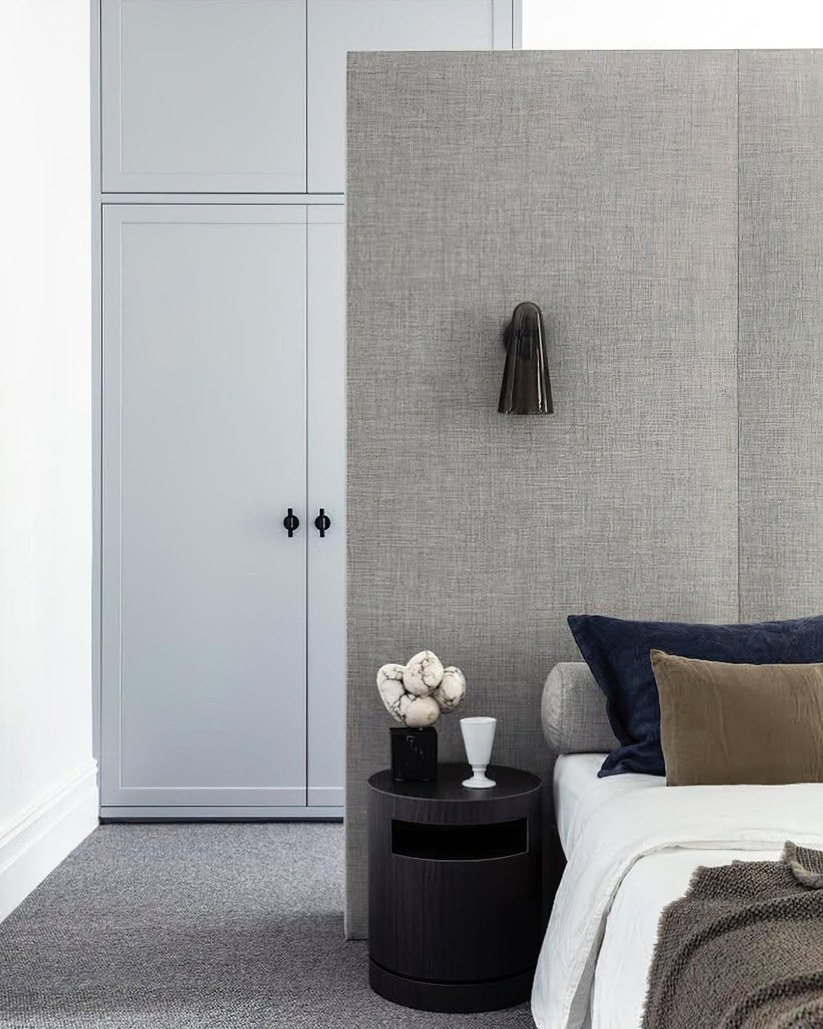 Lioririella aplique de pared con pantalla de vidrio cónico