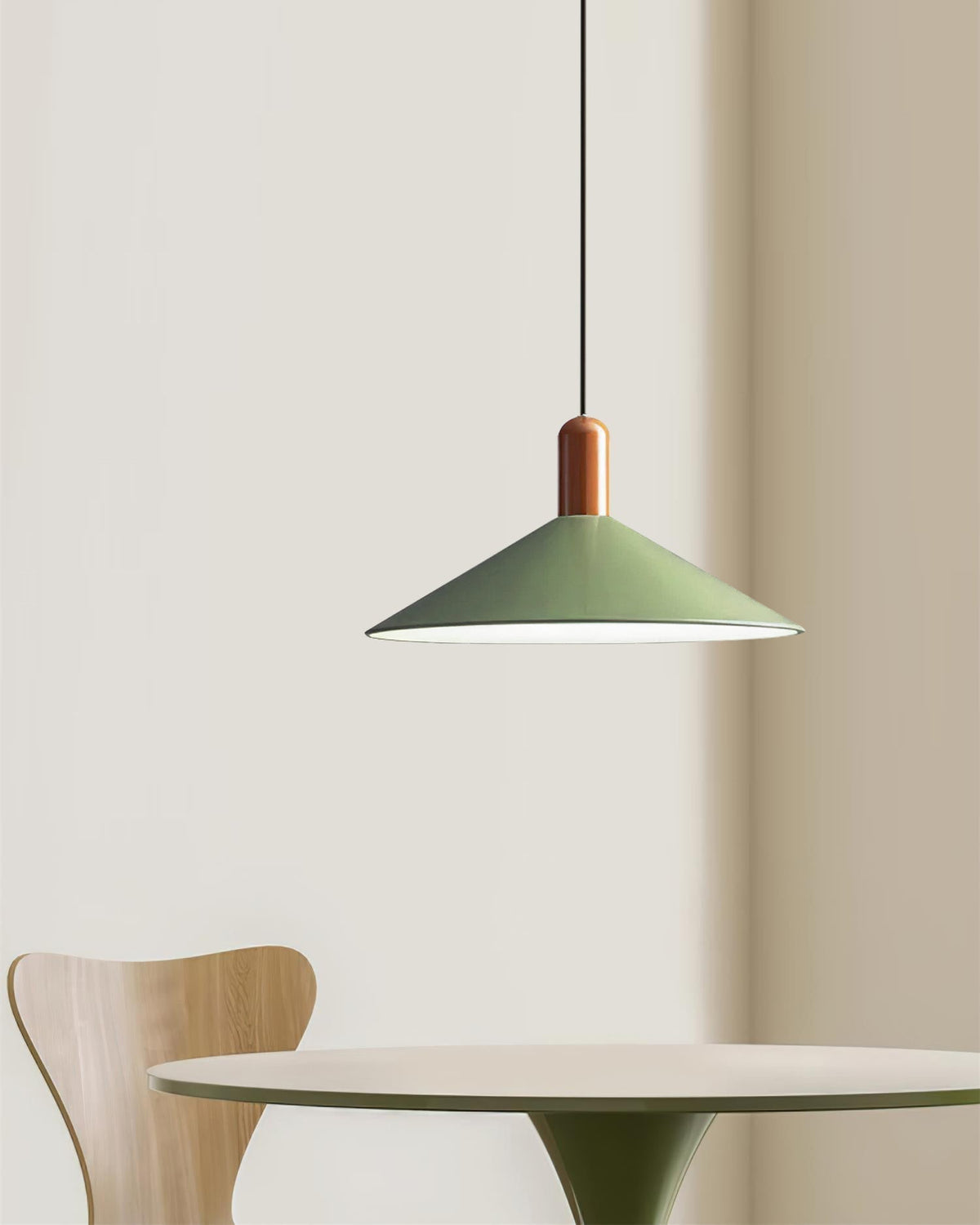Lámpara colgante LED minimalista cónica para comedor