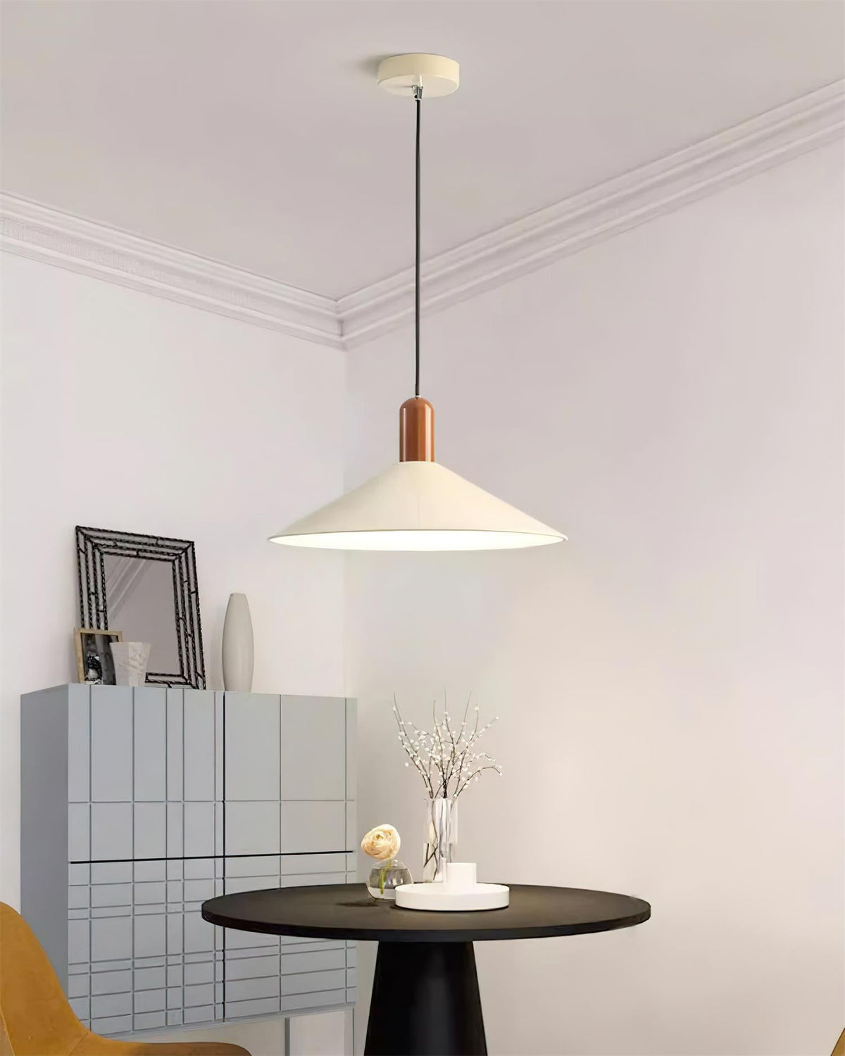 Lámpara colgante LED minimalista cónica para comedor