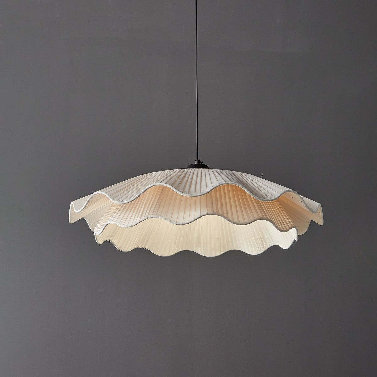 Ellorel lámpara colgante elegancia onda de latón con pantalla de tejido