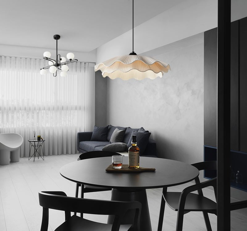 Ellorel lámpara colgante elegancia onda de latón con pantalla de tejido
