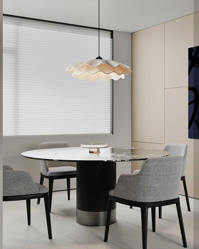 Ellorel lámpara colgante elegancia onda de latón con pantalla de tejido