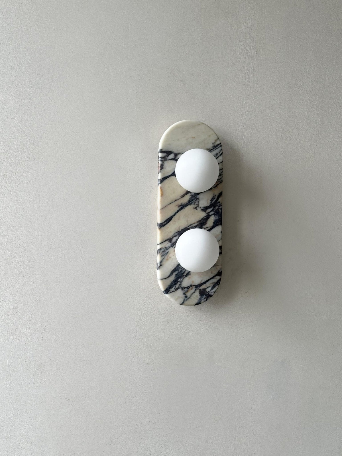 Eirenise aplique de pared Elegancia vidrio mármol Único