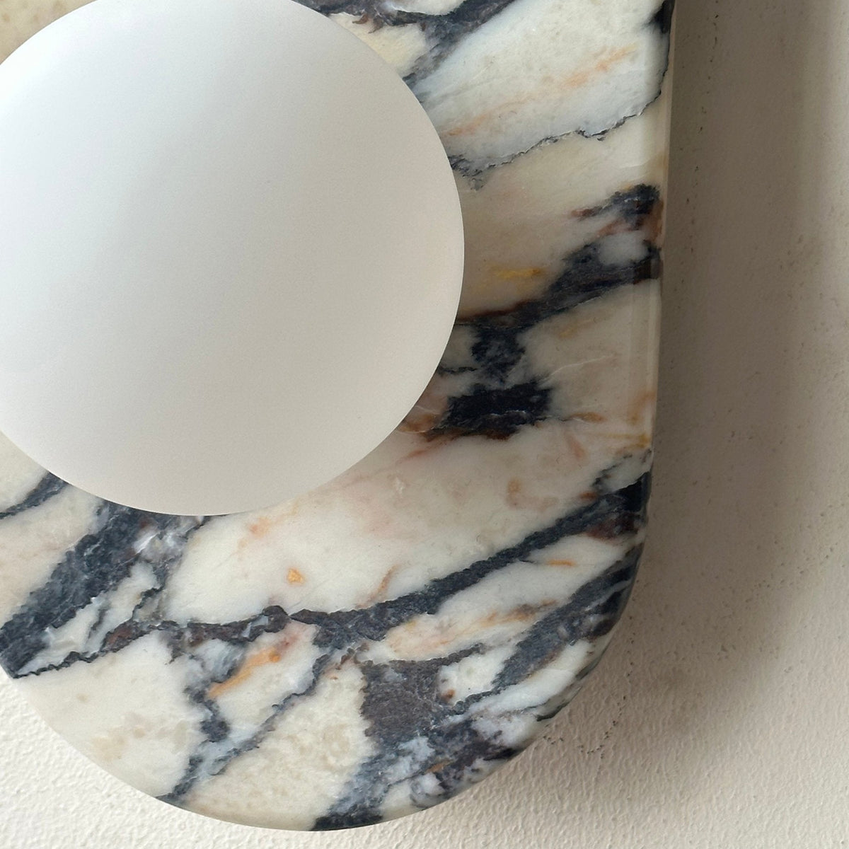 Eirenise aplique de pared Elegancia vidrio mármol Único