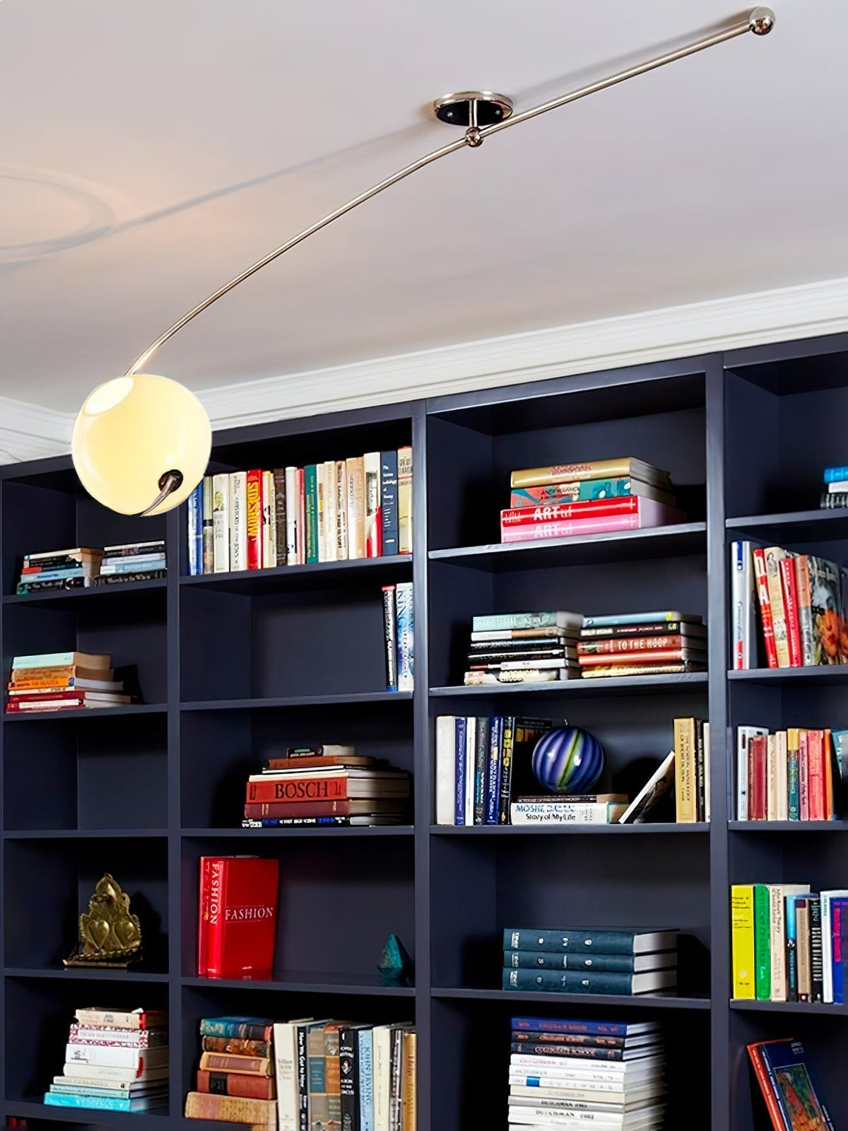 Elsoris lámpara de techo moderna y minimalista con curva en vidrio