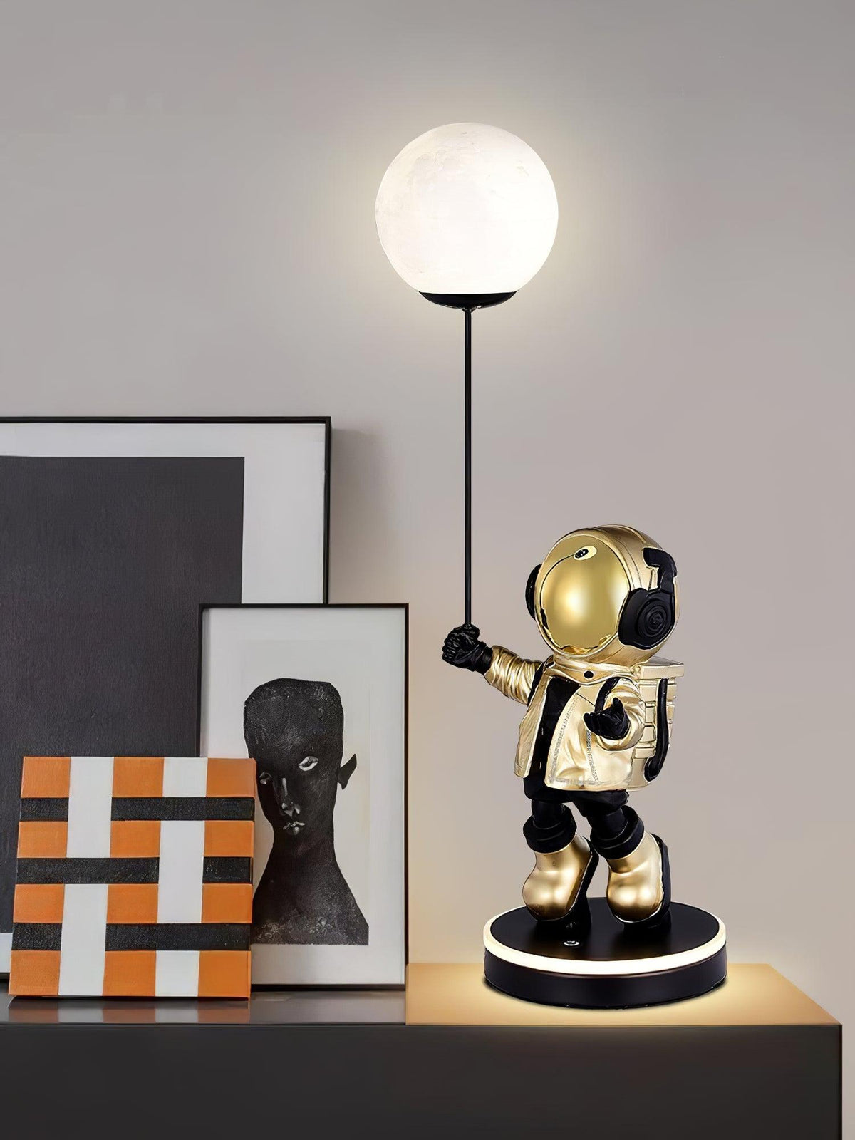 Stellar lámpara de mesa Astronauta y Planeta