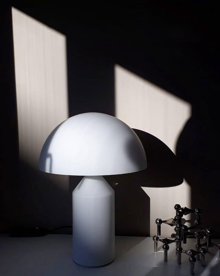 Selisina lámpara de mesa industrial minimalista
