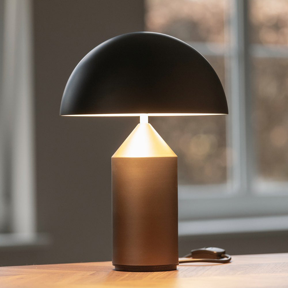 Selisina lámpara de mesa industrial minimalista