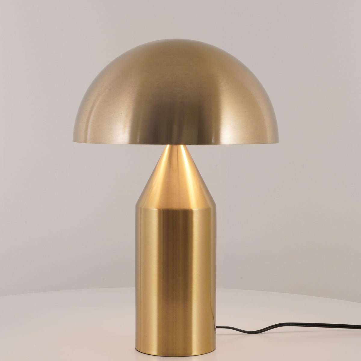 Selisina lámpara de mesa industrial minimalista