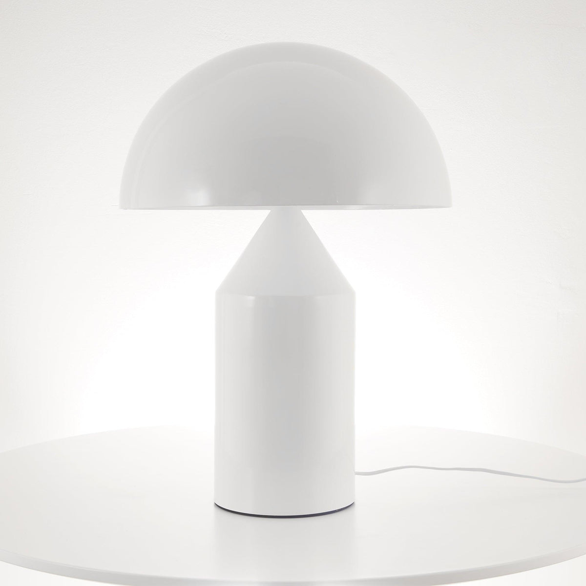 Selisina lámpara de mesa industrial minimalista