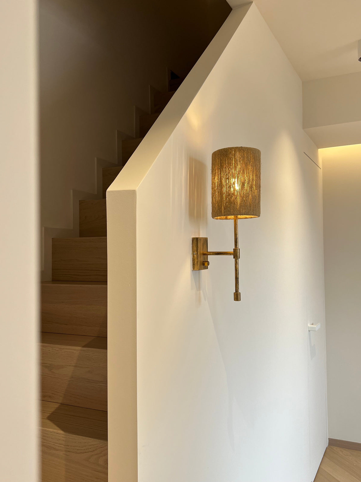 Eirikuvyo aplique de pared moderno minimalista de metal y tela