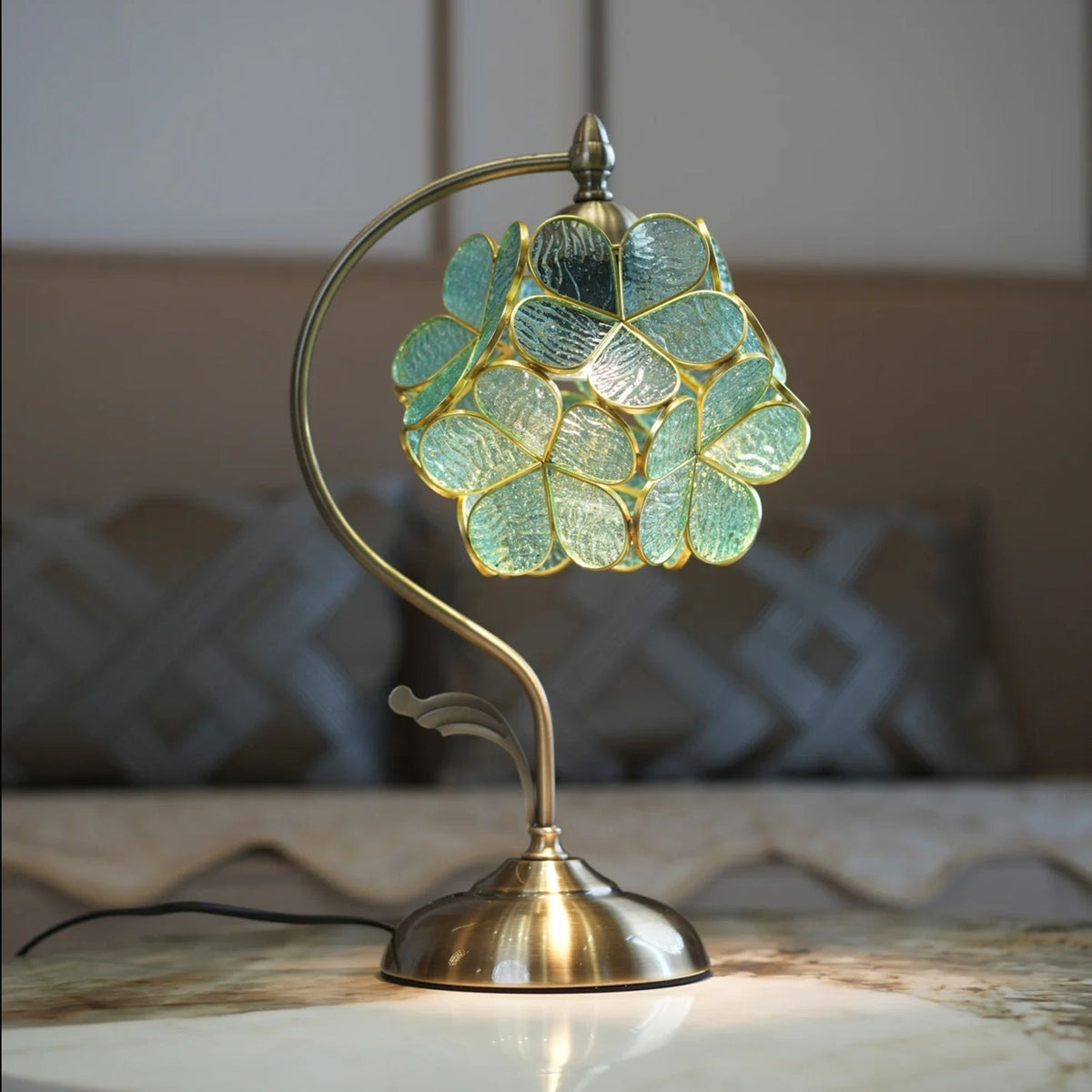 Evenq lámpara de mesa Aurelia Leaf