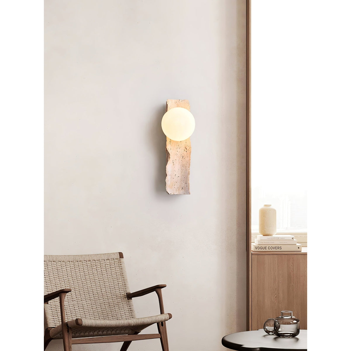 Tavivelia aplique de pared con cuerpo de travertino y sombra de vidrio
