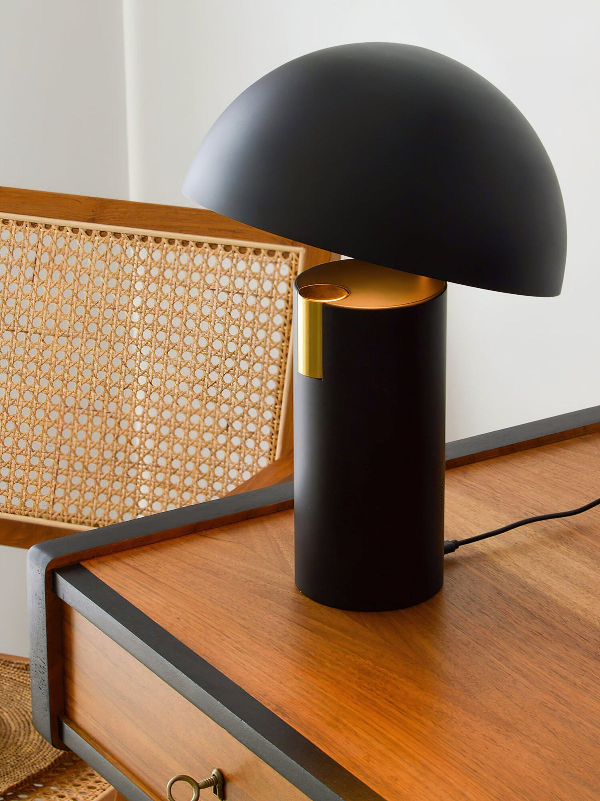 Veroca lámpara de mesa de acero industrial