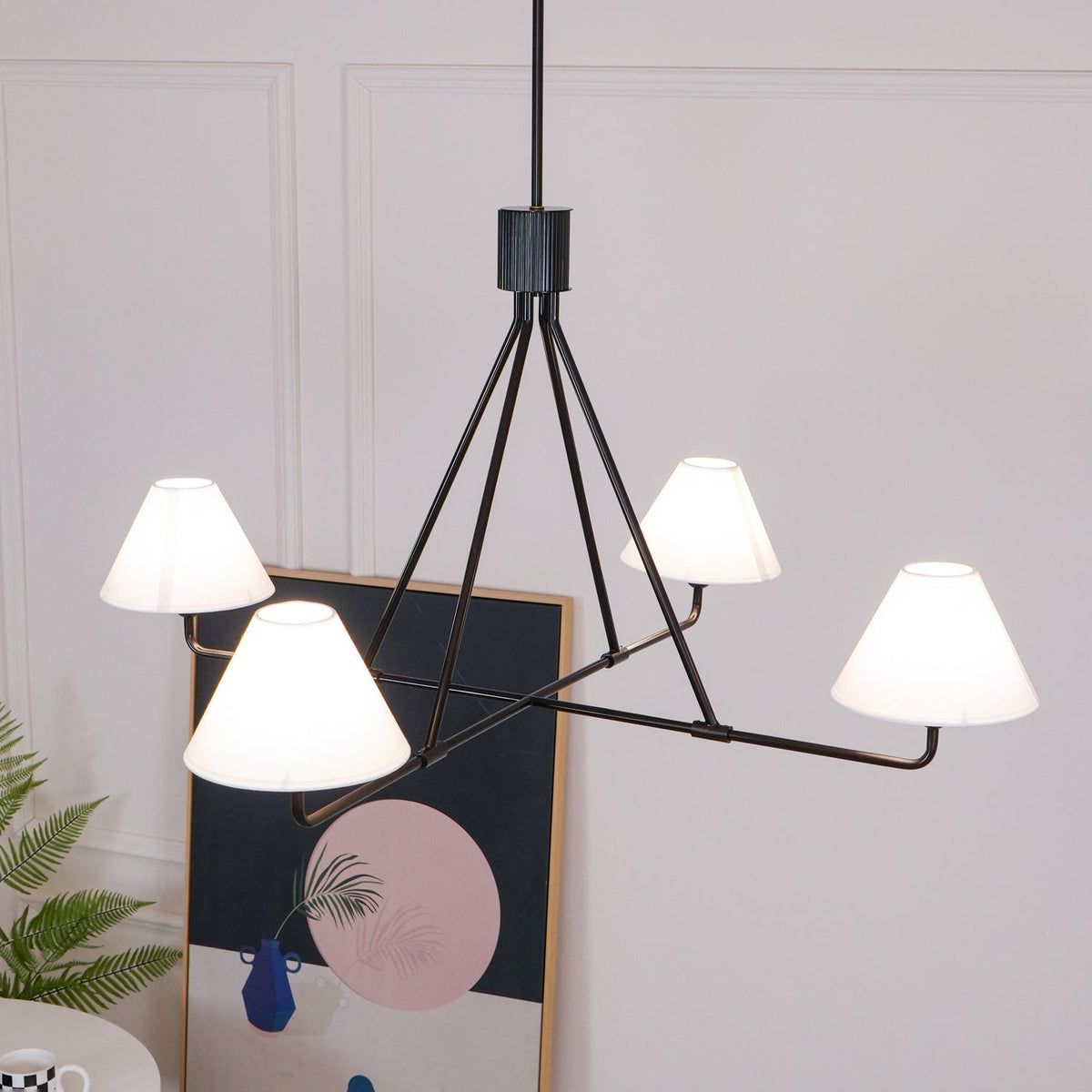Vase lámpara de araña con pantalla cónica minimalista