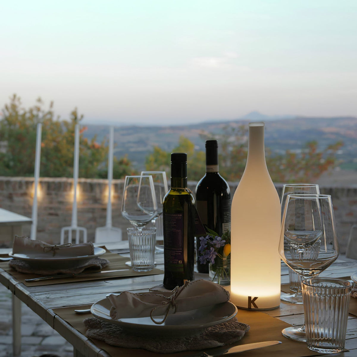 Vino lámpara de mesa con batería integrada