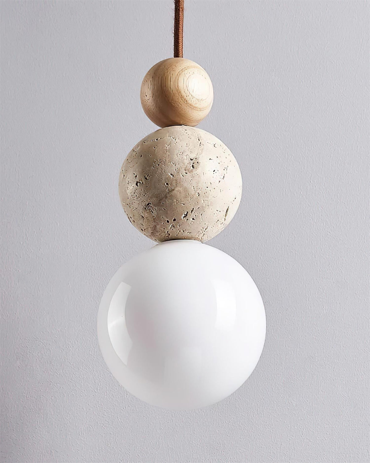 Giona lámpara colgante con esfera de travertino y madera neutro