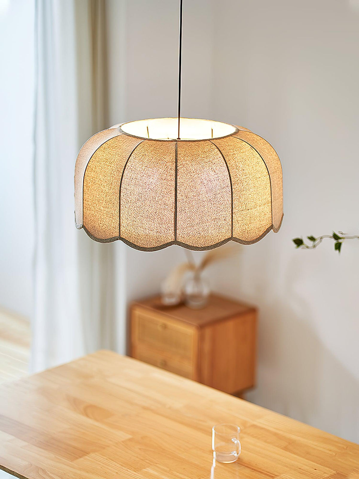 Linoaya lámpara colgante rústica con tejido beige