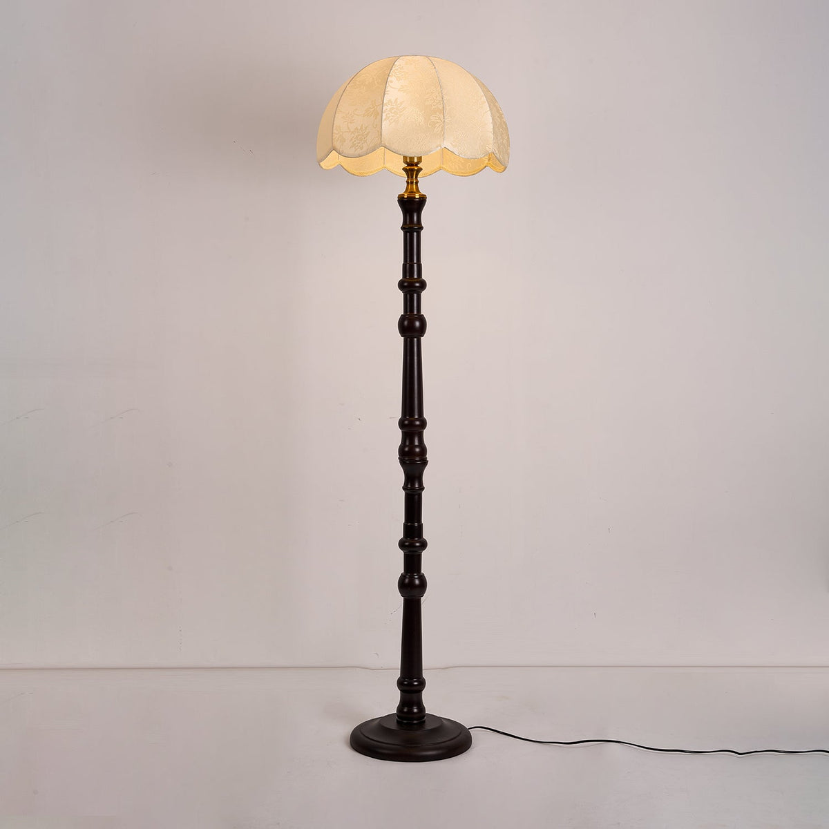 Maverick lámpara de pie Vintage de madera