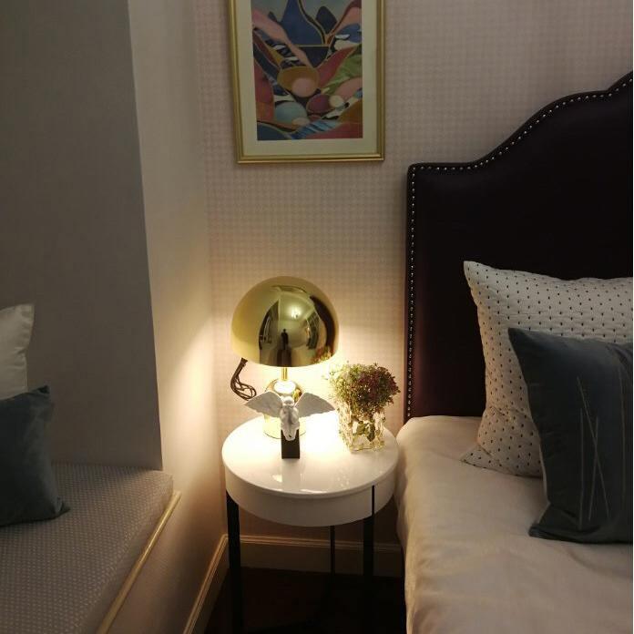 Ames de lujo Bell Table Light
