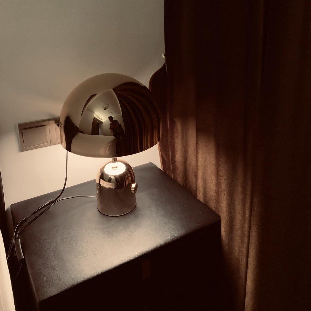 Ames de lujo Bell Table Light