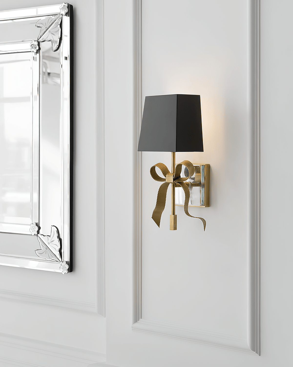 Veskin aplique de pared con corbata