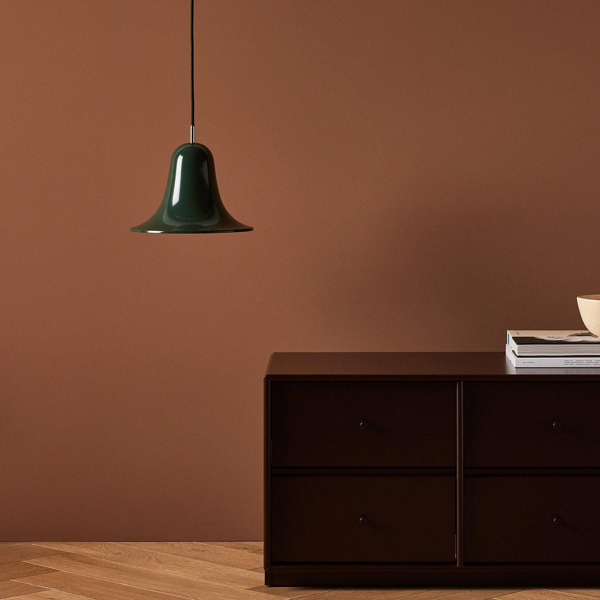 Nevin lámpara colgante minimalista con pantalla en forma de campana