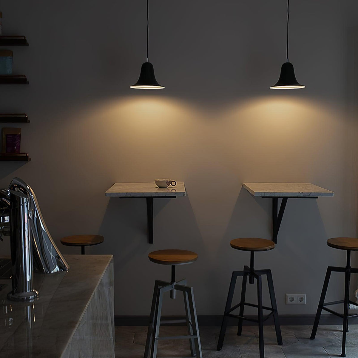 Nevin lámpara colgante minimalista con pantalla en forma de campana